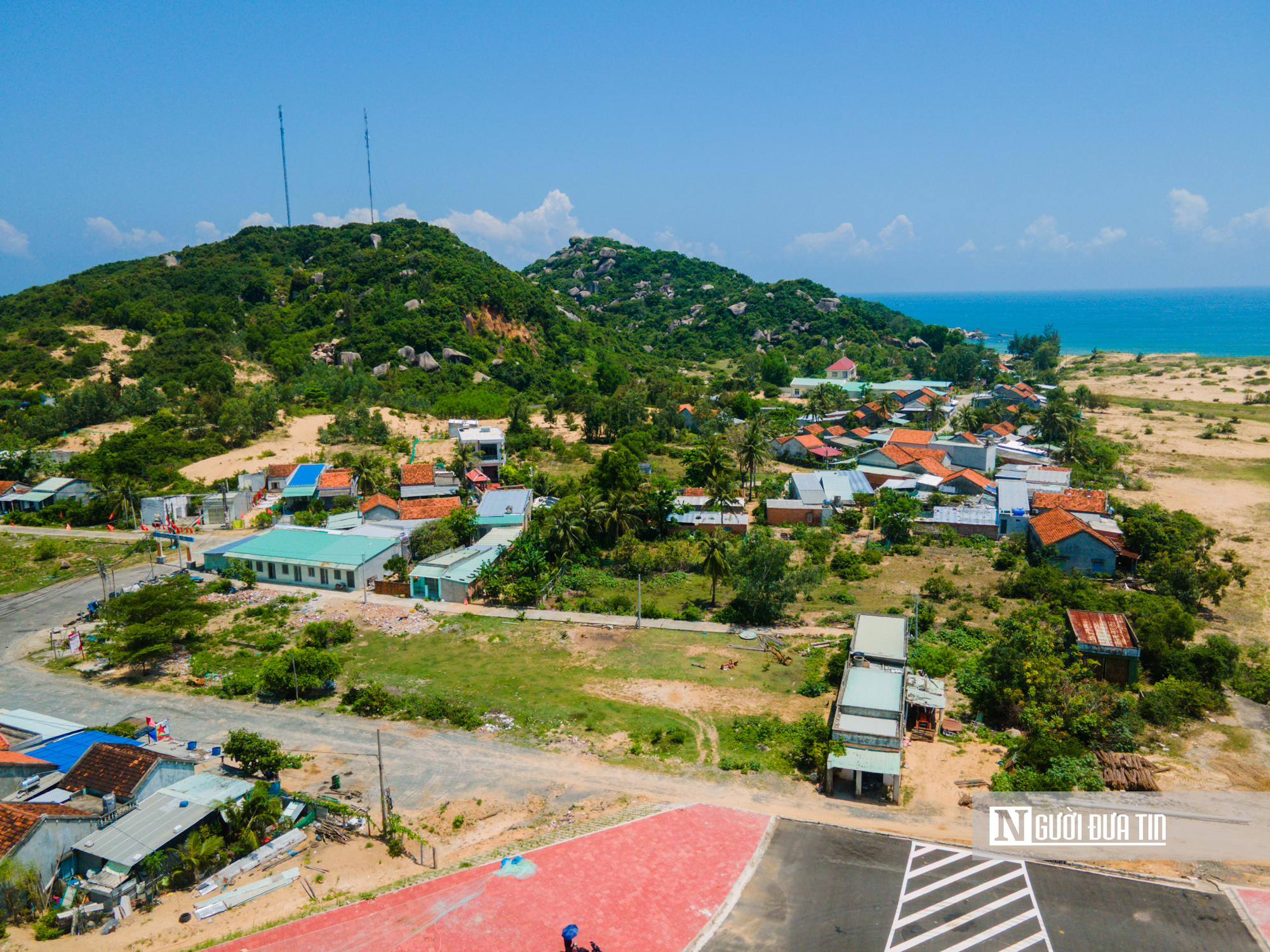 Công tác tái định cư phục vụ dự án cảng Bãi Gốc và Khu Công nghiệp Hòa Tâm được triển khai. Theo đó, sử dụng các khu tái định cư hiện hữu như: Khu tái định cư Thọ Lâm khoảng 221 lô, khu tái định cư Mỹ Hòa khoảng 140 lô, khu tái định cư Hòa Tâm khoảng 267 lô.