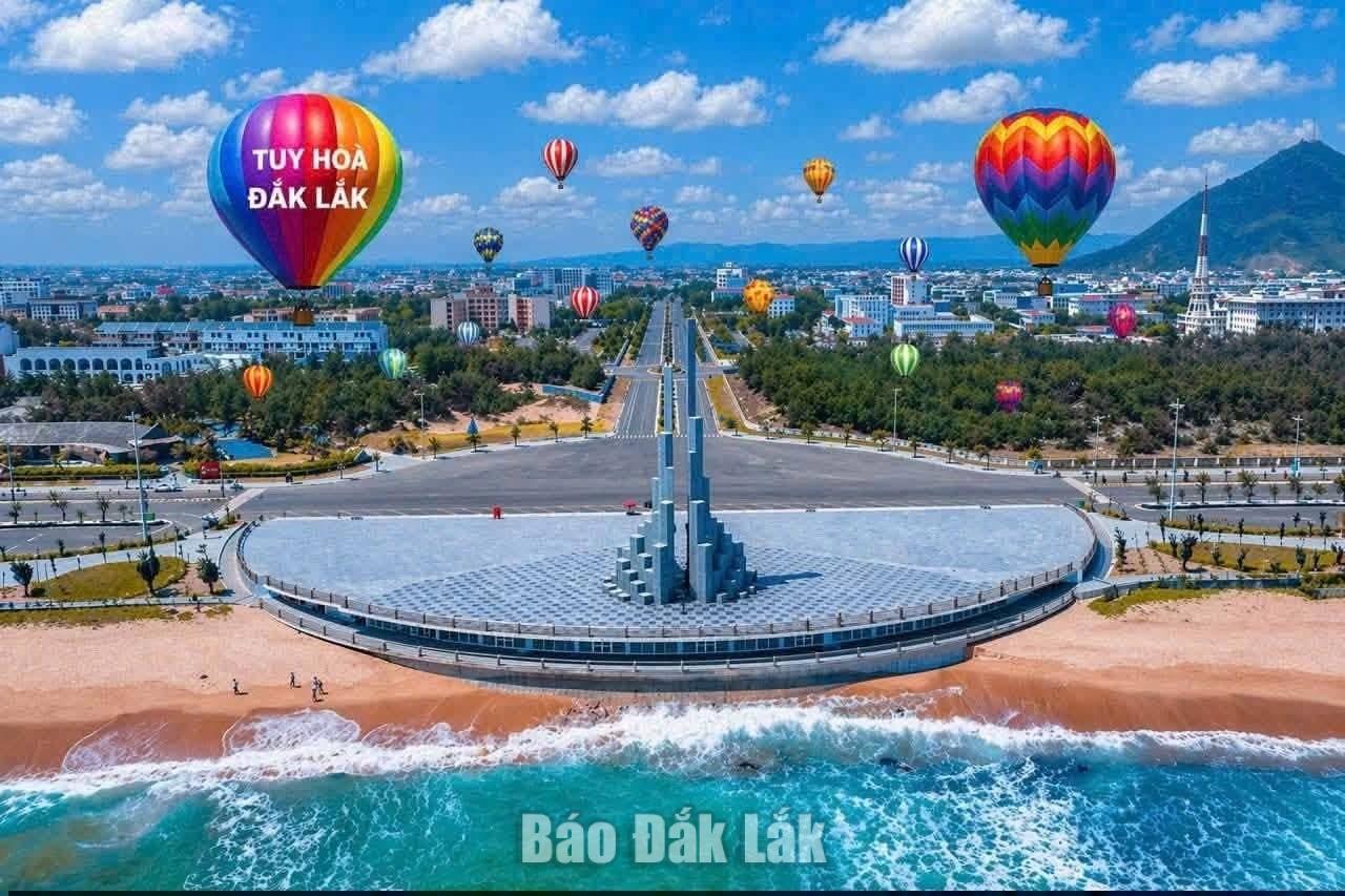 12 khinh khí cầu sẽ phục vụ du khách trong dịp lễ.