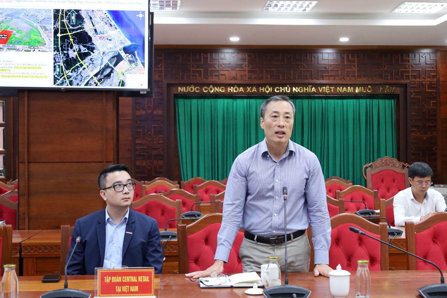Đại diện Tập đoàn Central Retail chia sẻ tại buổi làm việc